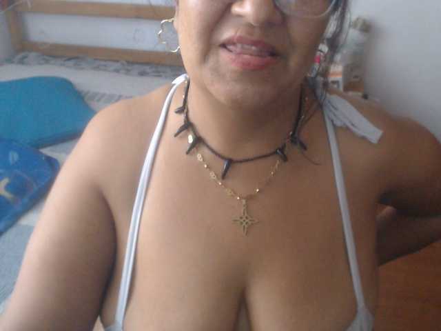 Meganny2023, en directo ahora en BongaCams