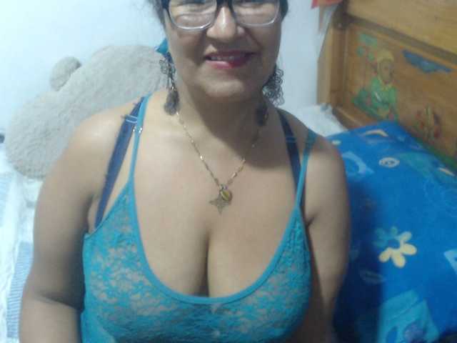 le modèle Meganny est en webcam porno dans un show sur le site bongacams, il possède les tags suivants: Latino/Hispanic,Brunette,Shaved