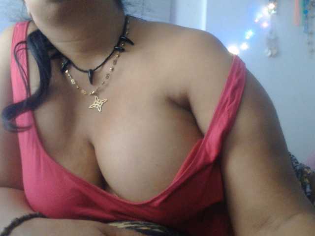 Meganny2023 live cam on BongaCams