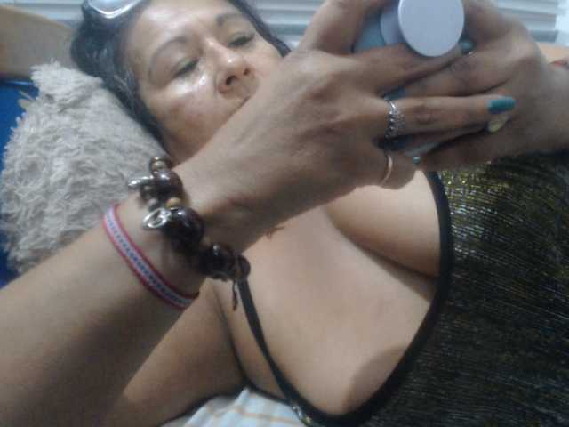 Meganny2023 live cam on BongaCams