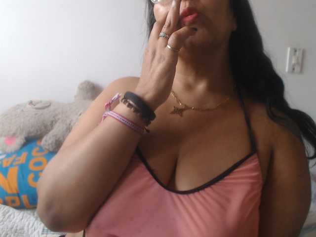 Meganny2023 live cam on BongaCams