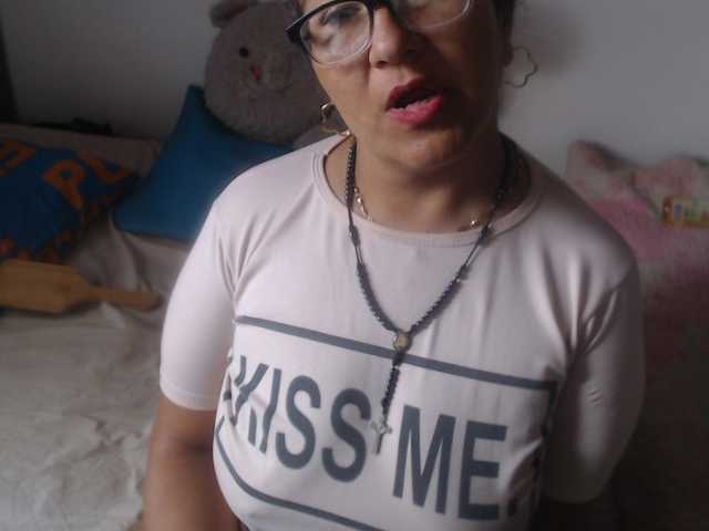 Meganny2023 live cam on BongaCams