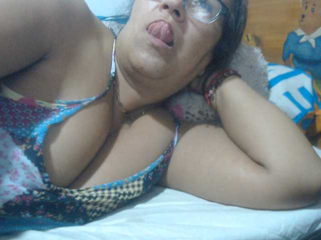 Meganny2023 live cam on BongaCams