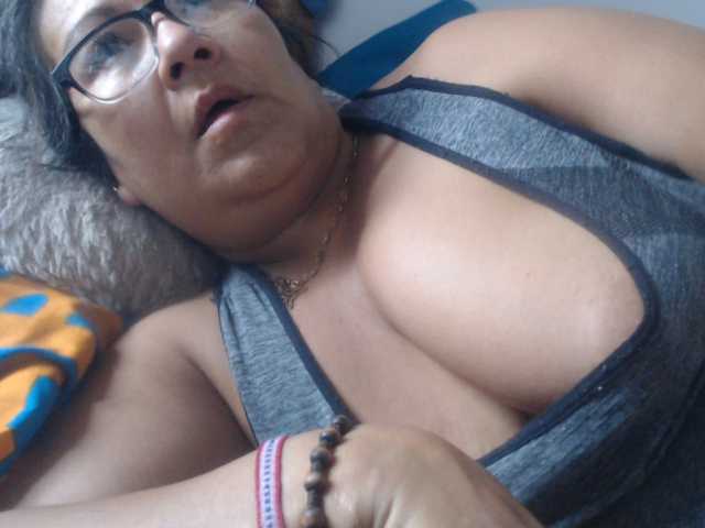 le modèle Meganny est en webcam porno dans un show sur le site bongacams, il possède les tags suivants: Latino/Hispanic,Brunette,Shaved