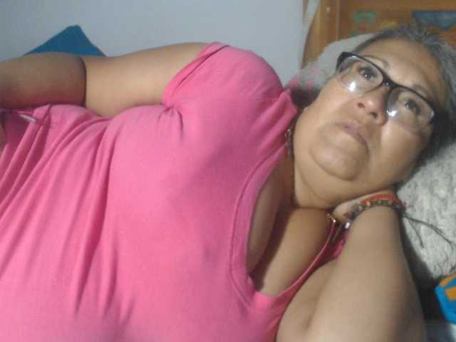 Meganny2023 live cam on BongaCams