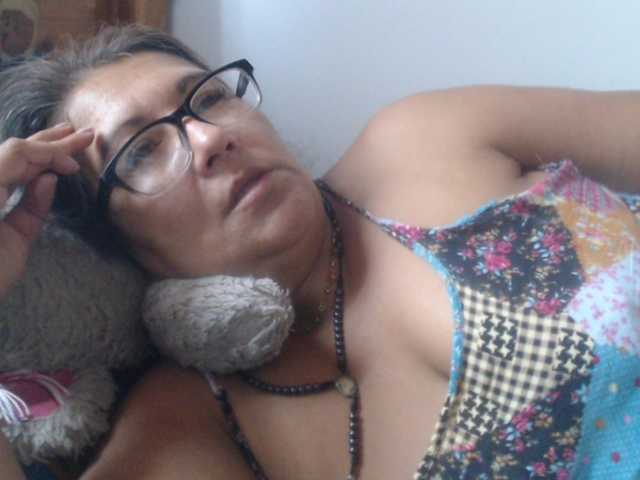 Meganny2023 live cam on BongaCams