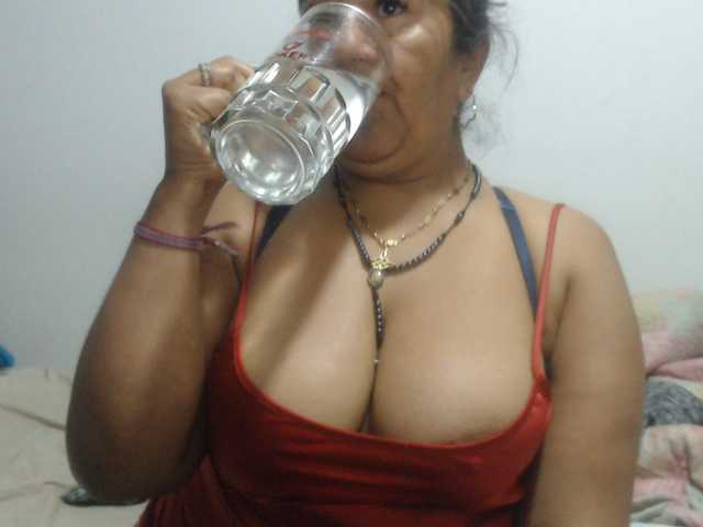 Meganny2023 live cam on BongaCams