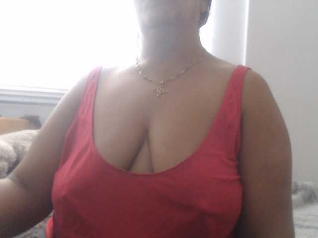 Meganny2023 live cam on BongaCams
