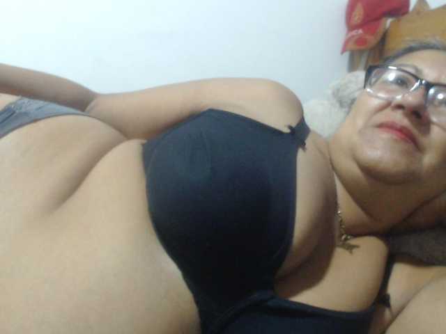 Meganny2023 live cam on BongaCams