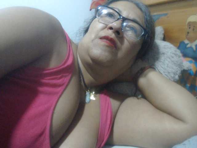 Meganny2023 live cam on BongaCams
