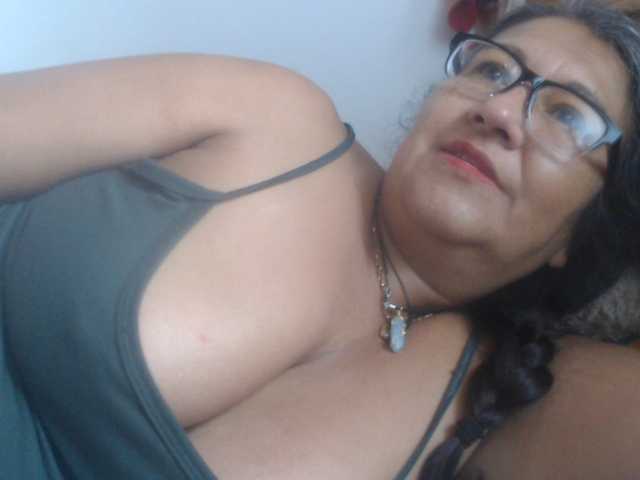 Meganny2023 live cam on BongaCams