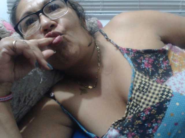 Meganny2023 live cam on BongaCams