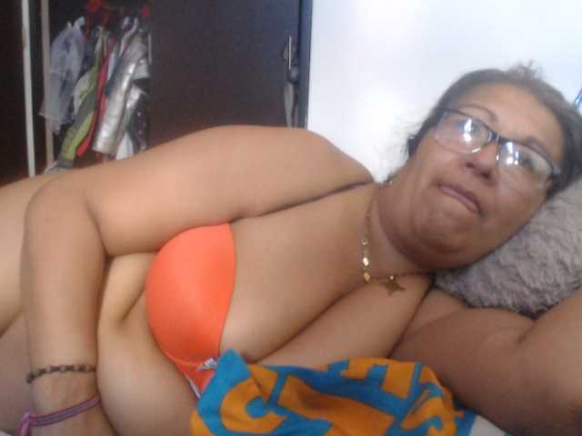 Meganny2023 live cam on BongaCams
