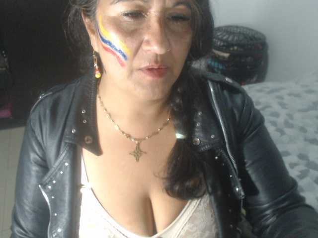 Meganny2023 live cam on BongaCams