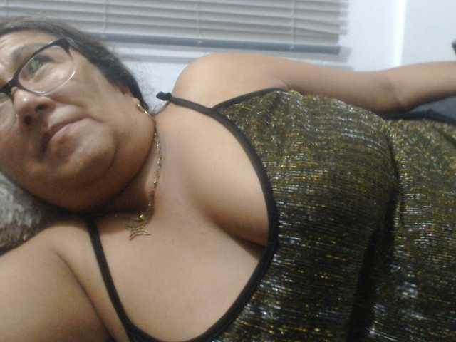 Meganny2023 live cam on BongaCams