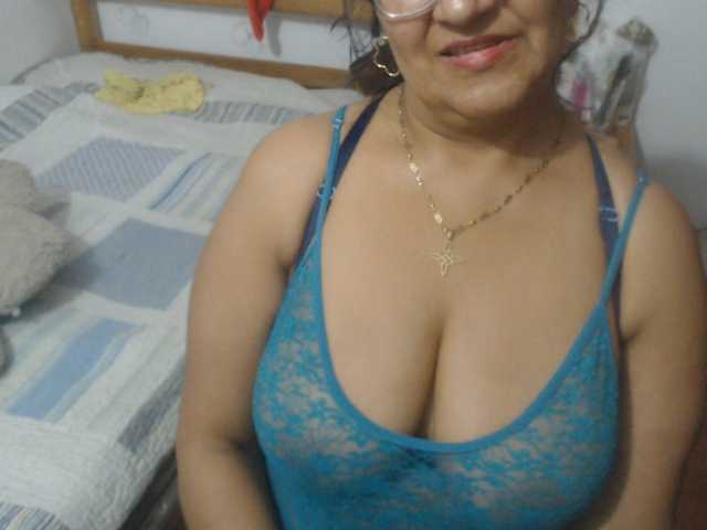 Meganny2023 live cam on BongaCams