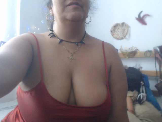 Meganny2023 live cam on BongaCams