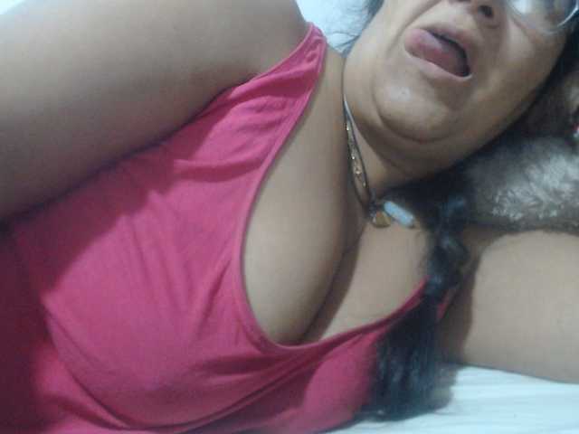 Meganny2023 live cam on BongaCams