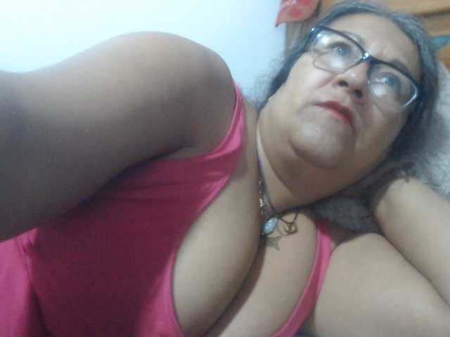 Meganny2023 live cam on BongaCams