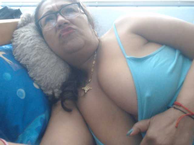 Meganny2023 live cam on BongaCams