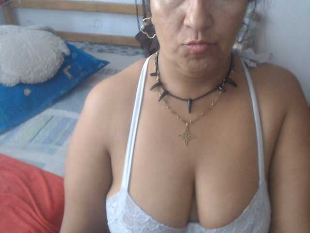 Meganny live cam preview