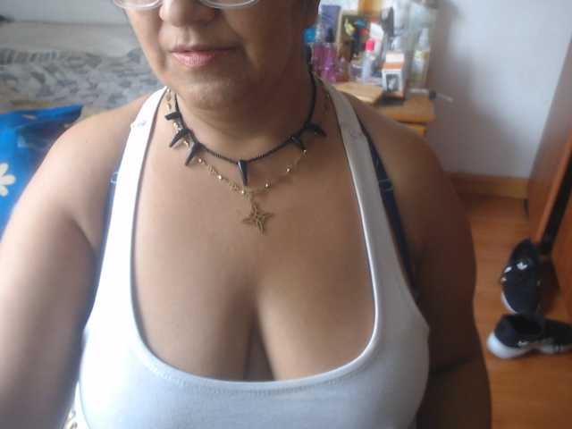 Meganny live cam preview