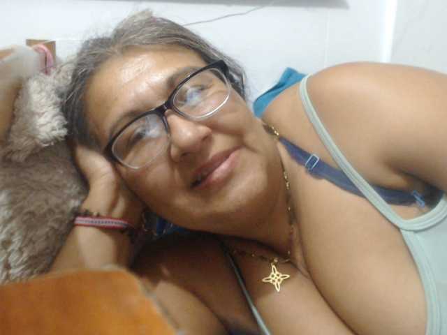 Meganny2023 live cam on BongaCams