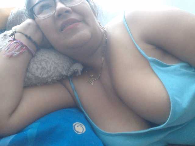 Meganny2023 live cam on BongaCams