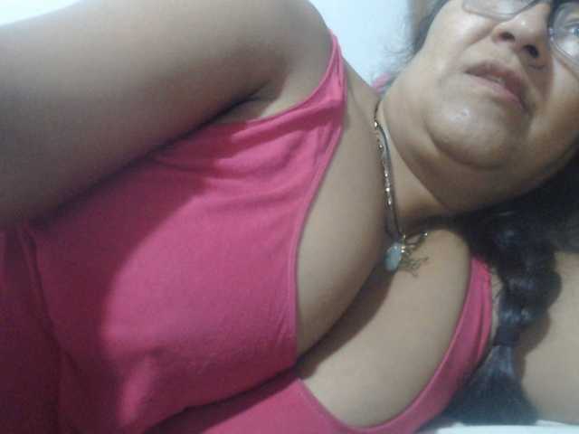 Meganny2023 live cam on BongaCams