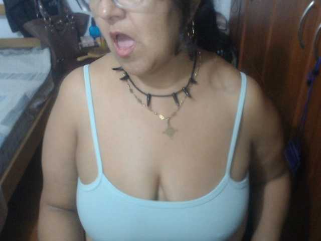 Meganny2023 live cam on BongaCams