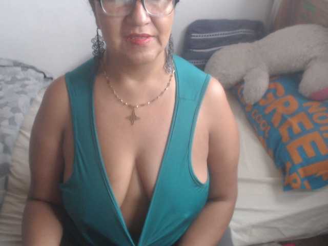 Meganny2023 live cam on BongaCams