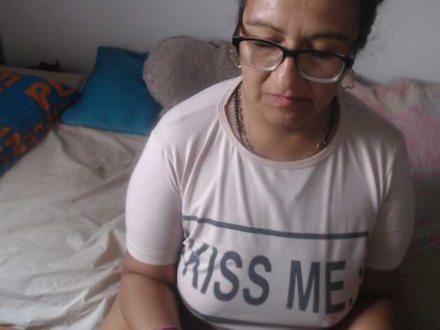 Meganny2023 live cam on BongaCams