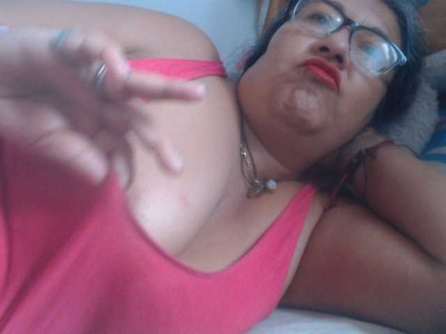 Meganny2023 live cam on BongaCams