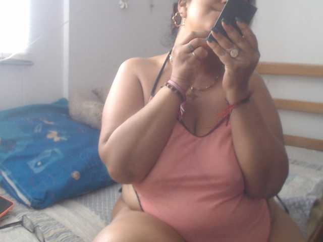Meganny2023 live cam on BongaCams