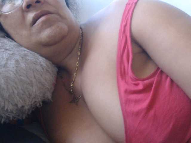 Meganny2023 live cam on BongaCams