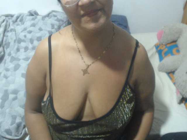Meganny2023 live cam on BongaCams