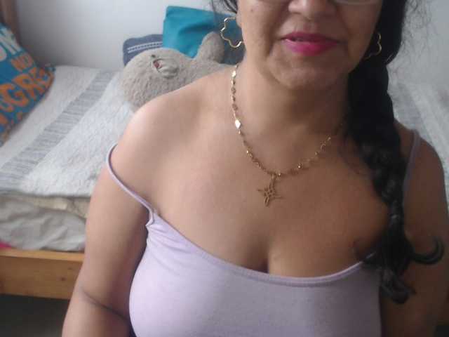 Meganny2023 live cam on BongaCams