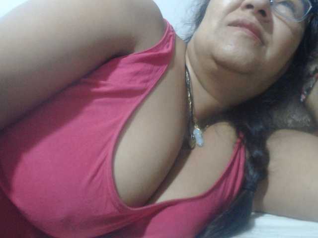 Meganny2023 live cam on BongaCams