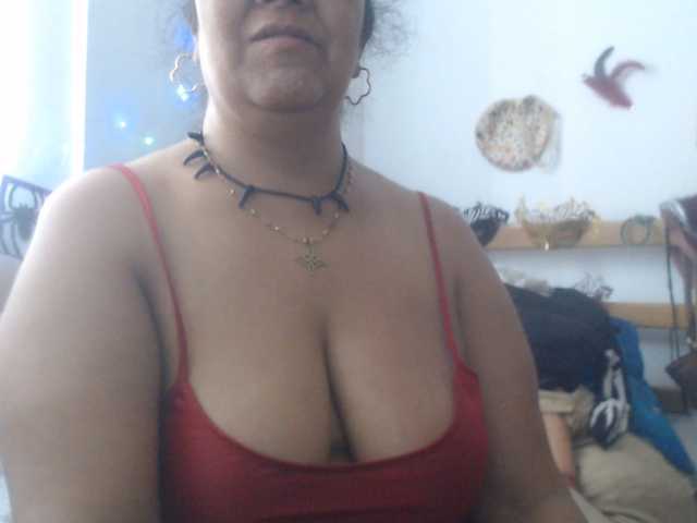 Meganny2023 live cam on BongaCams
