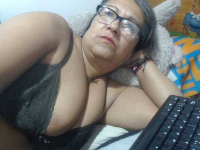 Meganny2023 live cam on BongaCams