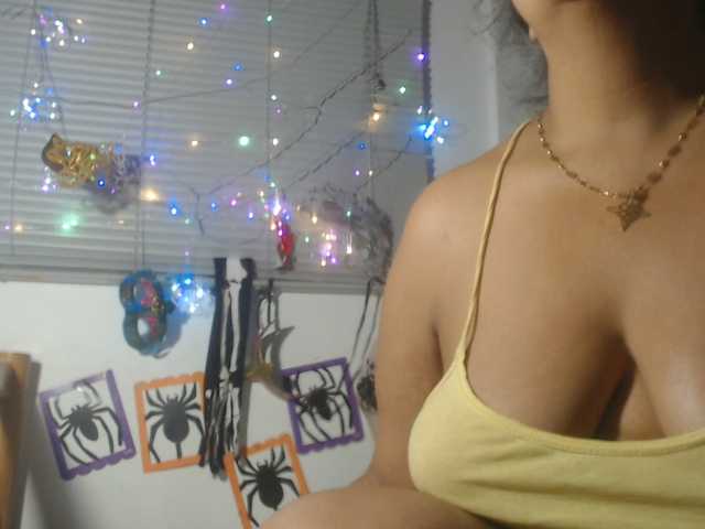Meganny live cam preview