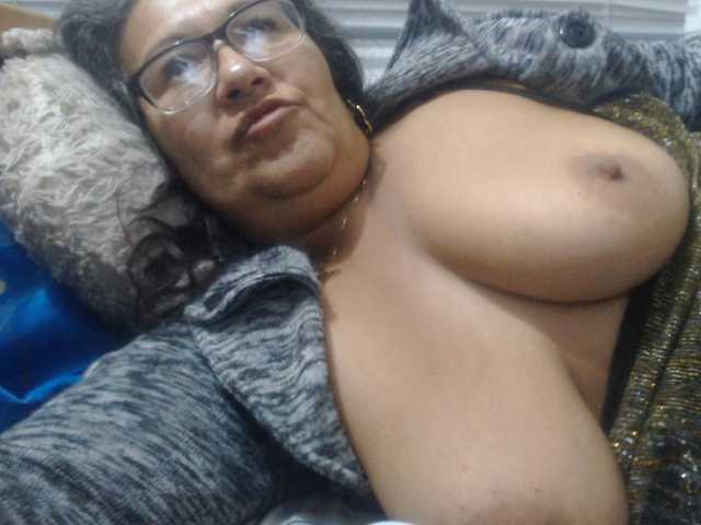Meganny2023 live cam on BongaCams