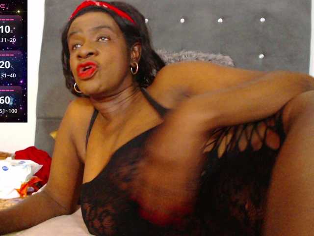 ebony-susy