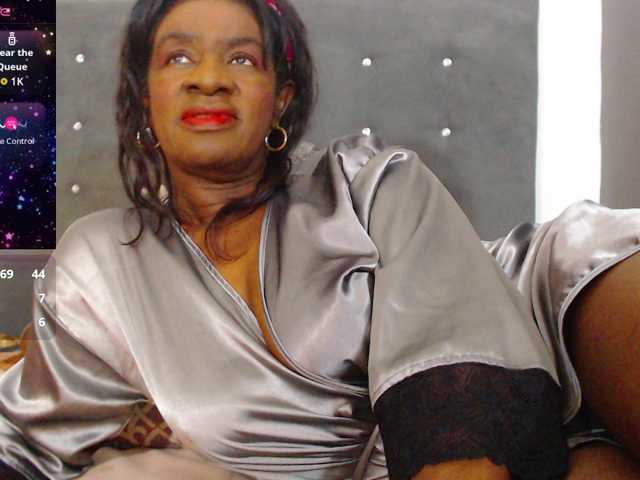 ebony-susy