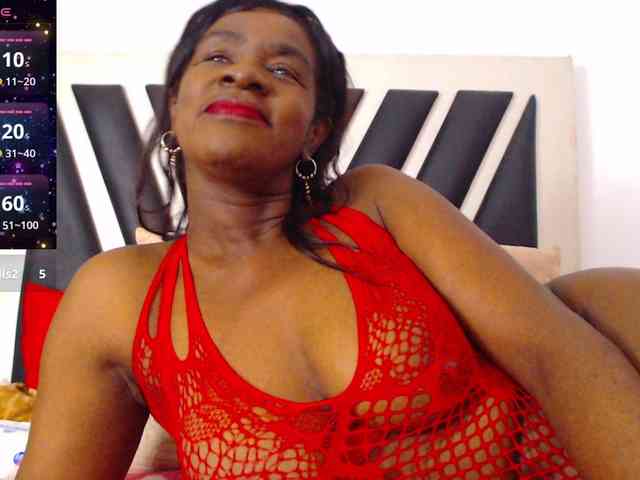 ebony-susy