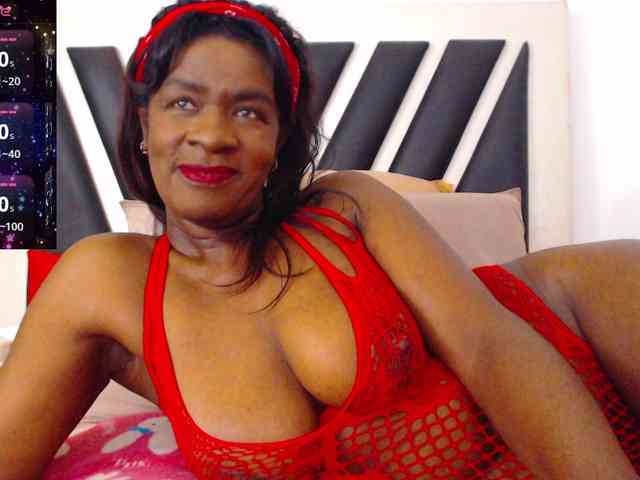 ebony-susy