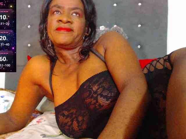 ebony-susy