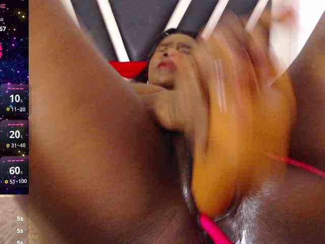 ebony-susy