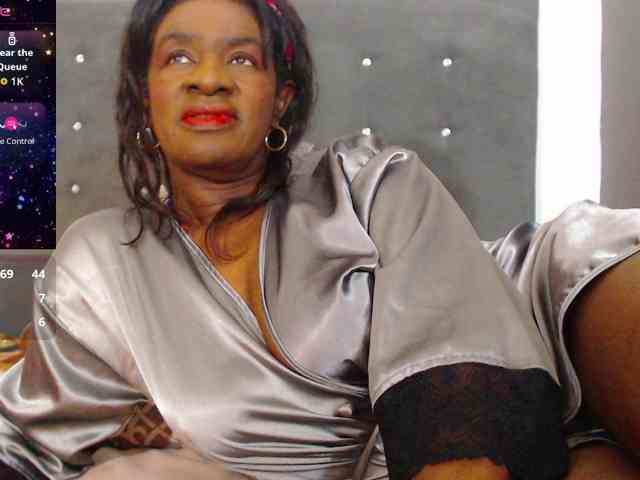 ebony-susy webcam