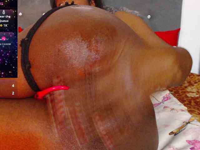 ebony-susy